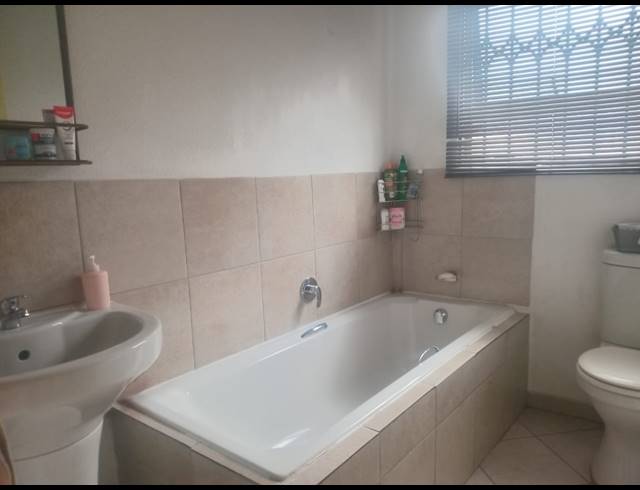 3 BEDROOM HOUSE FOR SALE IN VANDERBIJLPARK CE 3